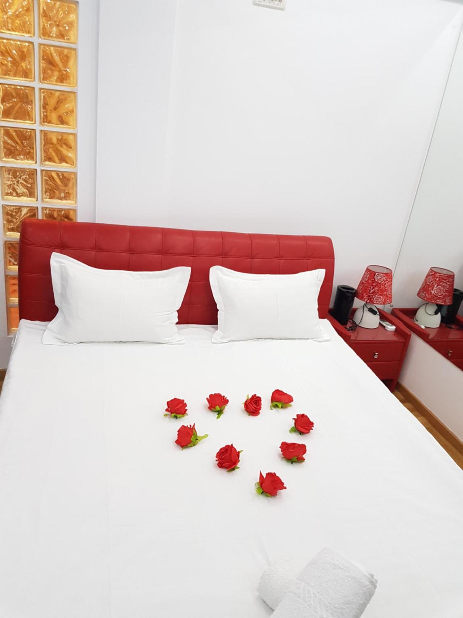 Spa Mega Mall Monza National Arena Bucharest Room photo